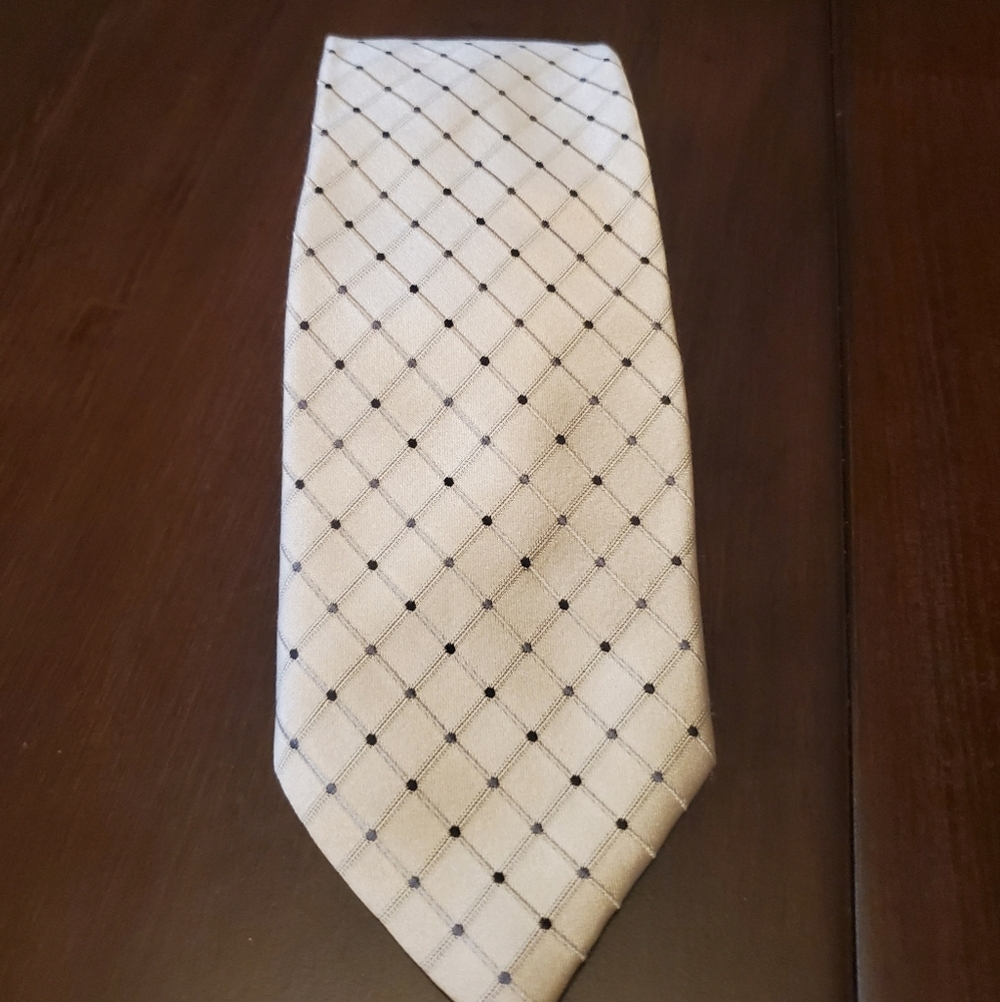 Geoffrey Beene 100% Silk Tie